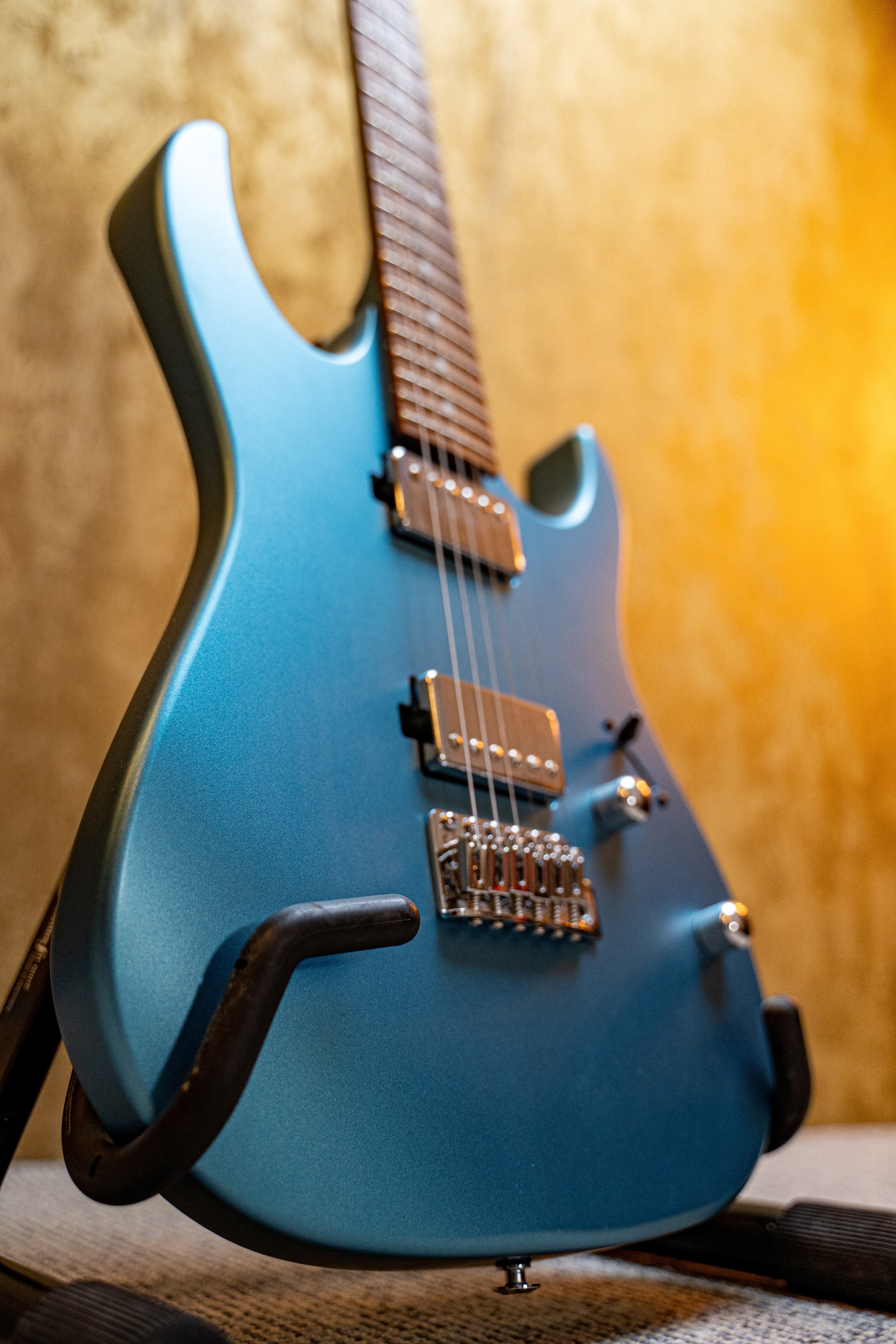 Gitarre — Editorial Hero