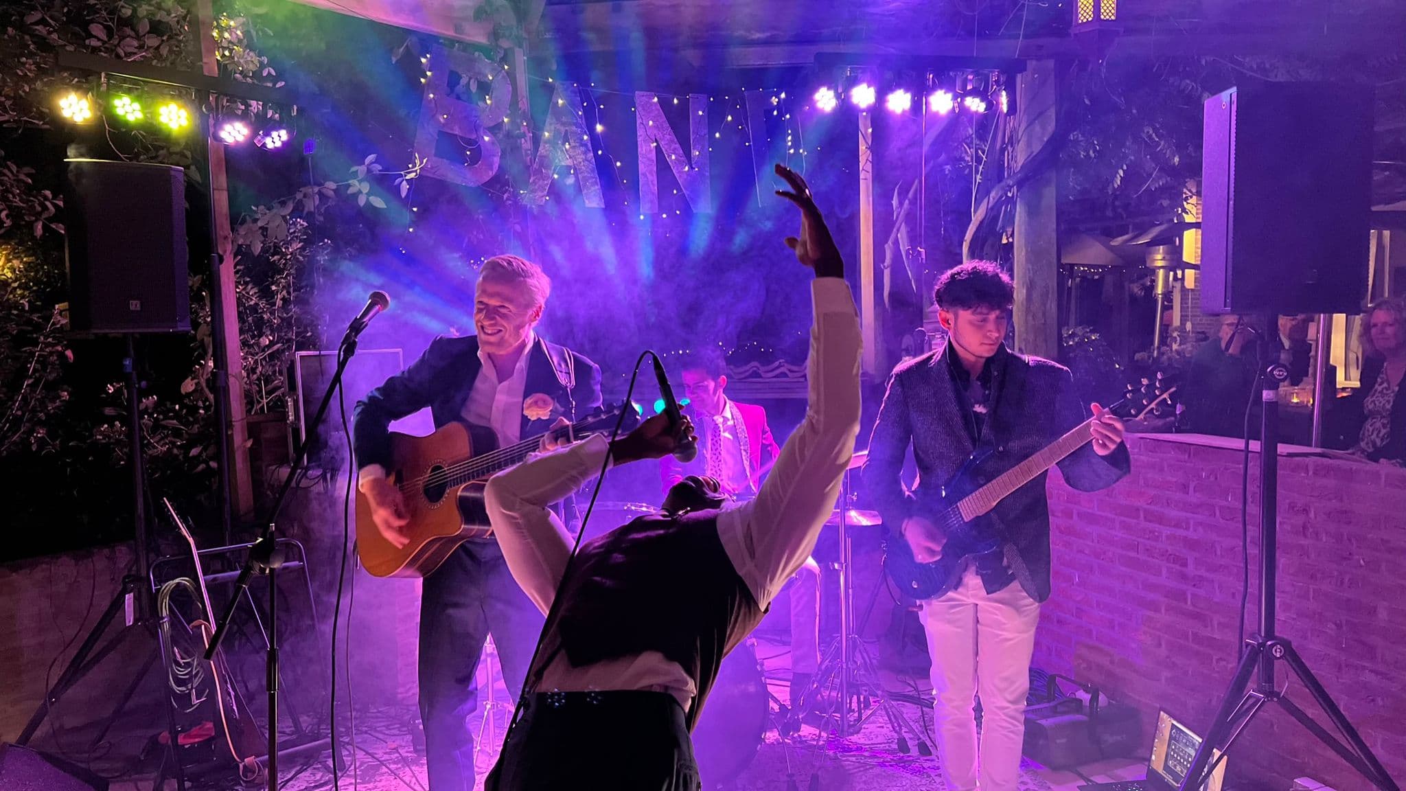 Die Band live auf der Bühne